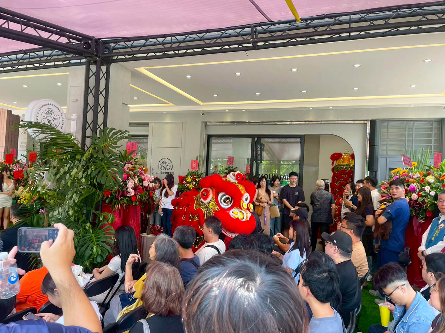 祥獅表演與現場賓客